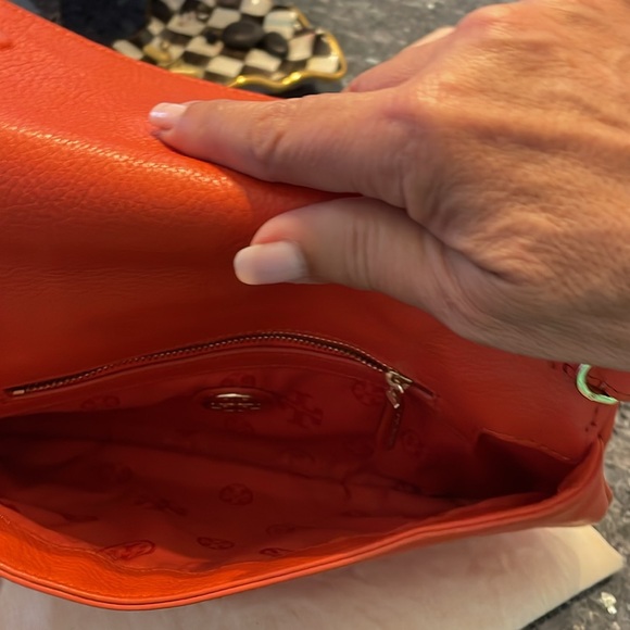 Tory Burch clutch with Removable gold strap - Picture 3 of 4